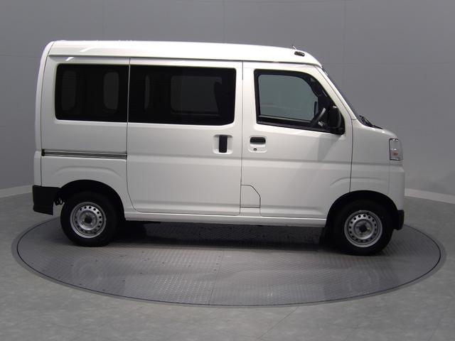 ハイゼットカーゴ ＤＸ　電子制御４ＷＤ　ＣＶＴ　スマートアシスト　リアヒーター　荷室フラット　キーレス　前席パワーウィンドウ　エコアイドル　ＡＢＳ　ＶＳＣ＆ＴＲＣ　１２インチスチールホイール（4枚目）