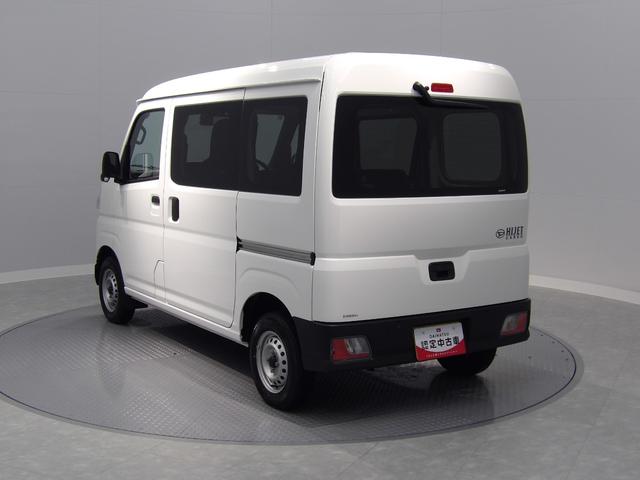 ハイゼットカーゴ ＤＸ　電子制御４ＷＤ　ＣＶＴ　スマートアシスト　リアヒーター　荷室フラット　キーレス　前席パワーウィンドウ　エコアイドル　ＡＢＳ　ＶＳＣ＆ＴＲＣ　１２インチスチールホイール（9枚目）