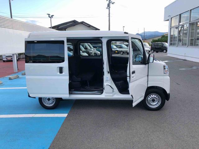 ハイゼットカーゴ ＤＸ　４ＷＤ　走行距離５７９ｋｍ・ＡＭ／ＦＭラジオ　４ＷＤ　スマートアシスト　ＡＭ／ＦＭラジオ　コーナーセンサー　スチールホイール　マニュアルエアコン　キーレスエントリー　アイドリングストップ　キーレスエントリー（52枚目）
