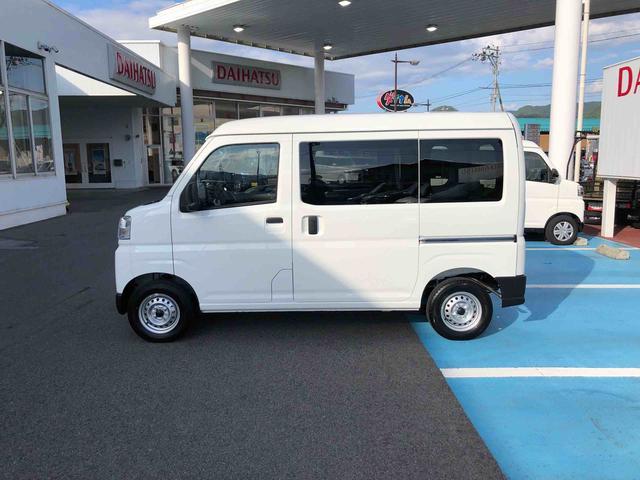 ハイゼットカーゴ ＤＸ　４ＷＤ　走行距離１６４ｋｍ・ＡＭ／ＦＭラジオ　４ＷＤ　スマートアシスト　ＡＭ／ＦＭラジオ　マニュアルエアコン　コーナーセンサー　キーレスエントリー　アイドリングストップ（5枚目）