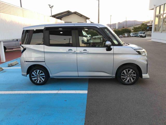 ルーミー カスタムG 4WD 走行距離13240km・ナビ 4WD スマートアシスト ナビ オートエアコン バックモニター ステアリングスイッチ アルミホイール プッシュボタンスタート(4枚目)