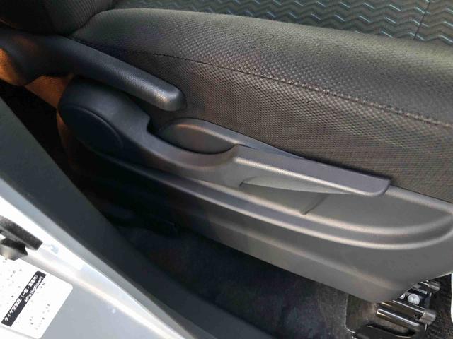 ルーミー カスタムG 4WD 走行距離13240km・ナビ 4WD スマートアシスト ナビ オートエアコン バックモニター ステアリングスイッチ アルミホイール プッシュボタンスタート(41枚目)