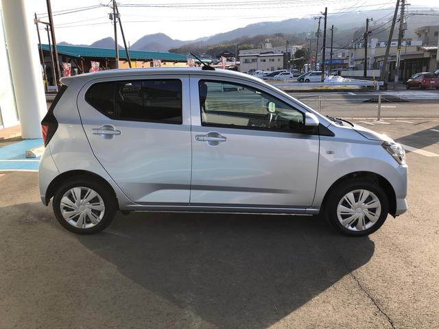 ミライース Ｘ　ＳＡＩＩＩ　４ＷＤ　走行距離２５２７ｋｍ　４ＷＤ　スマートアシスト　フルホイールキャップ　デジタルメーター　マニュアルエアコン　キーレスエントリー　コーナーセンサー（4枚目）