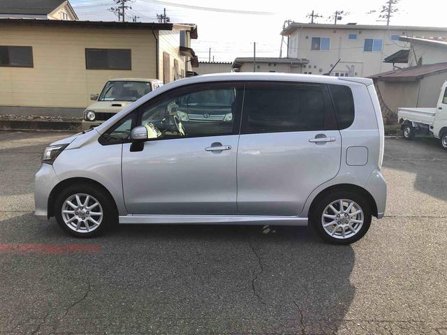 ムーヴ カスタム　Ｘ　４ＷＤ　走行距離４１５９１ｋｍ　４ＷＤ　スマートアシスト　ＣＤチューナー　オーとエアコン　キーフリーシステム　アルミホイール　プッシュボタンスタート（5枚目）