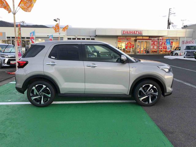 ロッキー プレミアムＧ　ＨＥＶ　２ＷＤ　走行距離３４９４ｋｍ　２ＷＤ　スマートアシスト　アルミホイール　オートエアコン　コーナーセンサー　キーフリーシステム　電動パーキングブレーキ（4枚目）