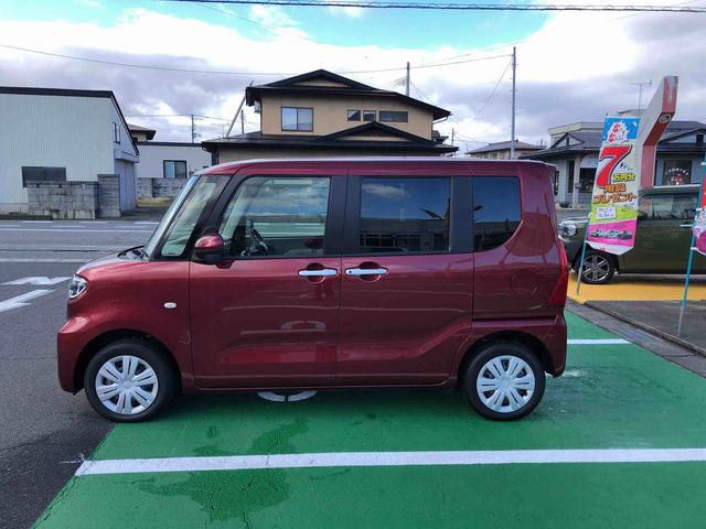 タント Ｘ　４ＷＤ　走行距離３２８５ｋｍ　４ＷＤ　スマートアシスト　オートエアコン　フルホイールキャップ　プッシュボタンスタート　キーフリーシステム　オートエアコン（5枚目）