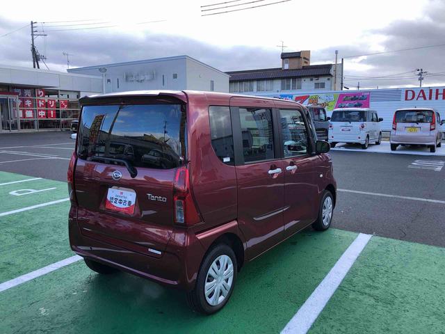 タント Ｘ　４ＷＤ　走行距離３２８５ｋｍ　４ＷＤ　スマートアシスト　オートエアコン　フルホイールキャップ　プッシュボタンスタート　キーフリーシステム　オートエアコン（8枚目）