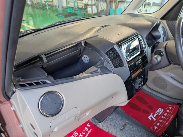 パレット Ｔ　４ＷＤ　スマートキー　両側パワースライド　運転席シートヒーター　リアスポイラー　社外ＣＤ　純正アルミホイール（17枚目）