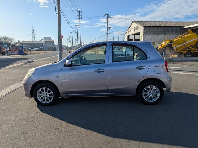 マーチ １２Ｘ　社外ＣＤ　スマートキー　アイドリンクストップ　電動格納ミラー（2枚目）