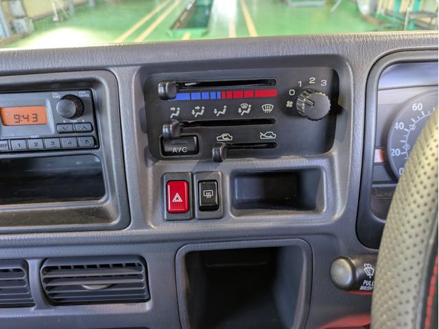 サンバーバン ＶＢ　タイミングベルト交換済み　エアコン　パワステ　運転席エアバック　５速マニュアル　切替４ＷＤ　ＥＴＣ車載器（13枚目）