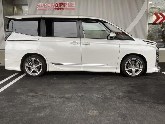 ヴォクシー ハイブリッドS-Z 4WD 10.5インチディスプレイオーディオ 14インチフリップダウンモニター パワーリアゲート モデリスタエアロ ヘッドアップディスプレイ DVD パノラミックビューモニター ETC シートヒーター(9枚目)