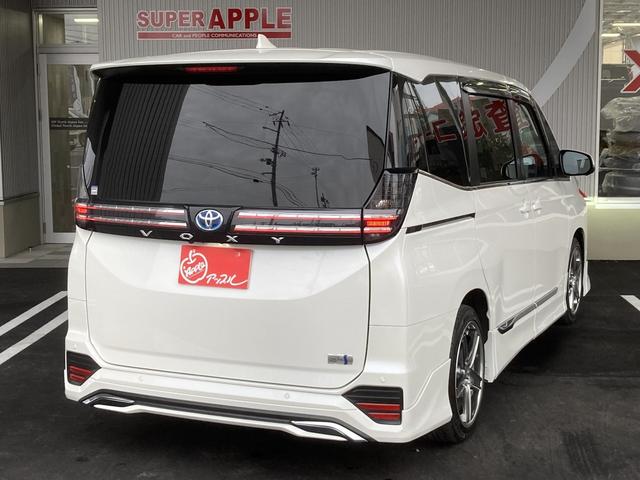 ヴォクシー ハイブリッドS-Z 4WD 10.5インチディスプレイオーディオ 14インチフリップダウンモニター パワーリアゲート モデリスタエアロ ヘッドアップディスプレイ DVD パノラミックビューモニター ETC シートヒーター(10枚目)