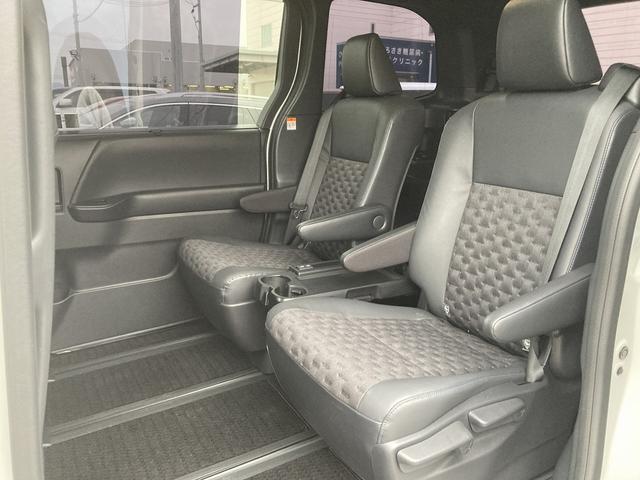 ヴォクシー ハイブリッドS-Z 4WD 10.5インチディスプレイオーディオ 14インチフリップダウンモニター パワーリアゲート モデリスタエアロ ヘッドアップディスプレイ DVD パノラミックビューモニター ETC シートヒーター(17枚目)