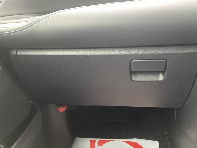 ヴォクシー ハイブリッドS-Z 4WD 10.5インチディスプレイオーディオ 14インチフリップダウンモニター パワーリアゲート モデリスタエアロ ヘッドアップディスプレイ DVD パノラミックビューモニター ETC シートヒーター(39枚目)