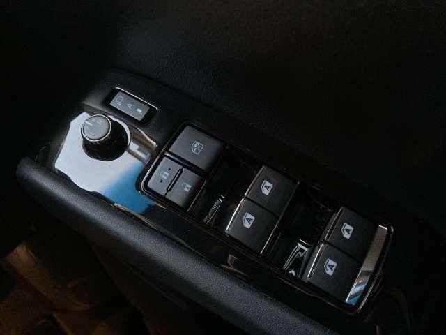 ヴェルファイア 2.5Z Aエディション ゴールデンアイズ 4WD 純正12インチナビ フリップダウンモニター 純正ドライブレコーダー パワーバックドア ETC2.0 両側パワースライドドア バックカメラ フルセグTV ハーフレザーシート 記録簿(32枚目)