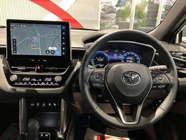 カローラクロス ハイブリッド Z 4WD E-Four 寒冷地仕様 10.25インチディスプレイオーディオ パノラマルーフ パノラミックビューモニター エンジンスターター ETC2.0 パワーリアゲート パワーシート シートヒーター(2枚目)