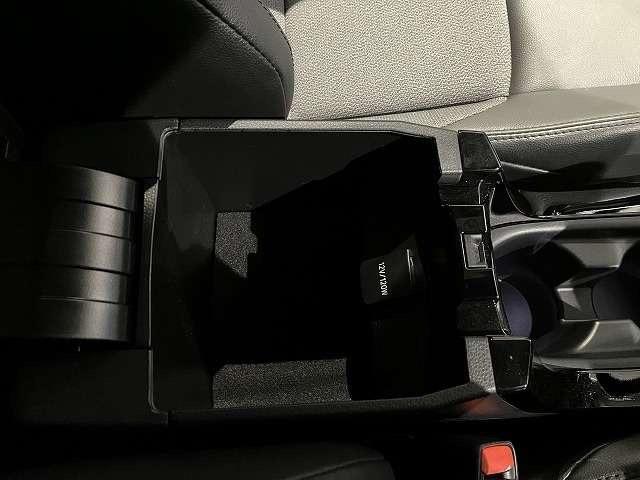 カローラクロス ハイブリッド Z 4WD E-Four 寒冷地仕様 10.25インチディスプレイオーディオ パノラマルーフ パノラミックビューモニター エンジンスターター ETC2.0 パワーリアゲート パワーシート シートヒーター(22枚目)