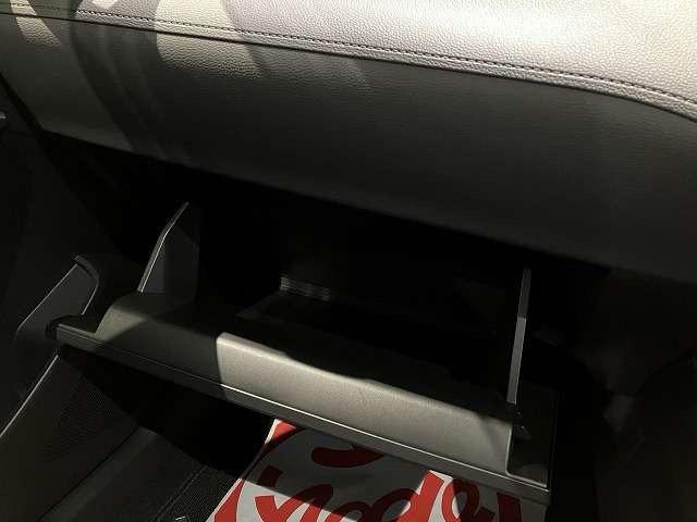 カローラクロス ハイブリッド Z 4WD E-Four 寒冷地仕様 10.25インチディスプレイオーディオ パノラマルーフ パノラミックビューモニター エンジンスターター ETC2.0 パワーリアゲート パワーシート シートヒーター(27枚目)