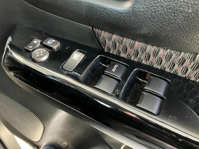 スペーシアカスタム GS 4WD 両側スライド・片側電動 ナビ TV オートライト HID スマートキー アイドリングストップ 電動格納ミラー シートヒーター ベンチシート CVT 盗難防止システム ABS CD DVD再生(11枚目)