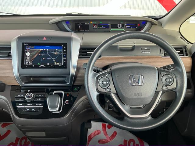 フリードハイブリッド ハイブリッド・Ｇホンダセンシング　４ＷＤ　ドライブレコーダー　ＥＴＣ　バックカメラ　ナビ　ＴＶ　オートクルーズコントロール　レーンアシスト　衝突被害軽減システム　両側電動スライドドア　オートライト　ＬＥＤヘッドランプ　スマートキー（2枚目）