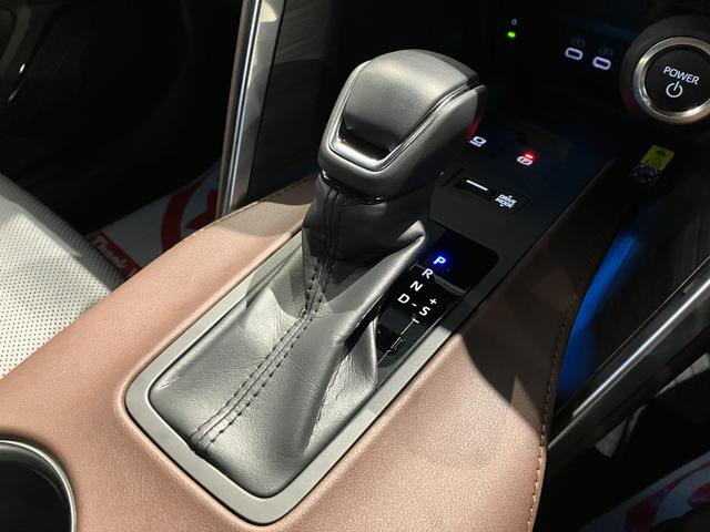 ハリアーハイブリッド Ｚ　レザーパッケージ　４ＷＤ　バックカメラ　オートクルーズコントロール　レーンアシスト　パワーシート　衝突被害軽減システム　ナビ　ＴＶ　オートマチックハイビーム　オートライト　ＬＥＤヘッドランプ　電動リアゲート（8枚目）
