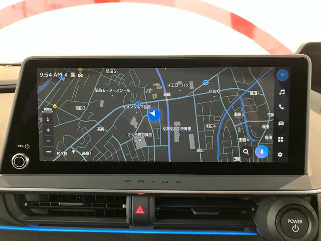 プリウス Ｚ　４ＷＤ　クリアランスソナー　レーンアシスト　オートクルーズコントロール　パークアシスト　衝突被害軽減システム　全周囲カメラ　ナビ　ＴＶ　アルミホイール　オートマチックハイビーム　オートライト（3枚目）