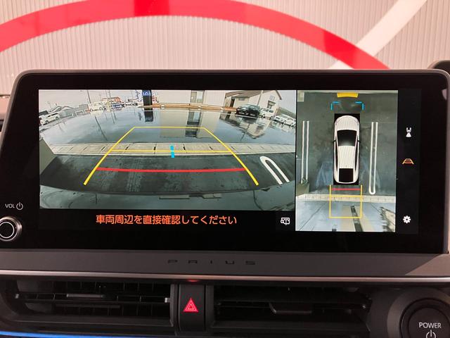プリウス Ｚ　４ＷＤ　クリアランスソナー　レーンアシスト　オートクルーズコントロール　パークアシスト　衝突被害軽減システム　全周囲カメラ　ナビ　ＴＶ　アルミホイール　オートマチックハイビーム　オートライト（4枚目）