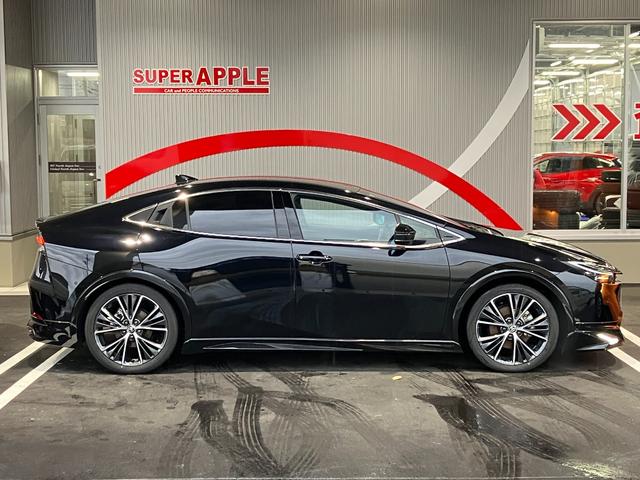 プリウス Ｚ　４ＷＤ　クリアランスソナー　レーンアシスト　オートクルーズコントロール　パークアシスト　衝突被害軽減システム　全周囲カメラ　ナビ　ＴＶ　アルミホイール　オートマチックハイビーム　オートライト（14枚目）