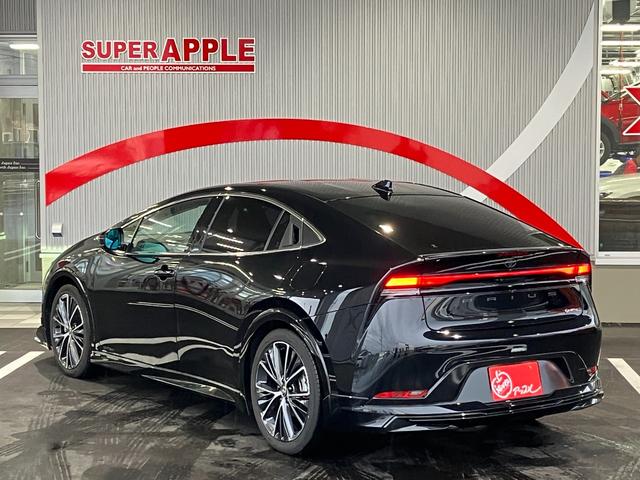 プリウス Ｚ　４ＷＤ　クリアランスソナー　レーンアシスト　オートクルーズコントロール　パークアシスト　衝突被害軽減システム　全周囲カメラ　ナビ　ＴＶ　アルミホイール　オートマチックハイビーム　オートライト（17枚目）