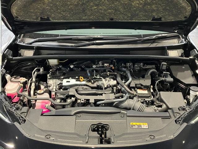 プリウス Ｚ　４ＷＤ　クリアランスソナー　レーンアシスト　オートクルーズコントロール　パークアシスト　衝突被害軽減システム　全周囲カメラ　ナビ　ＴＶ　アルミホイール　オートマチックハイビーム　オートライト（20枚目）