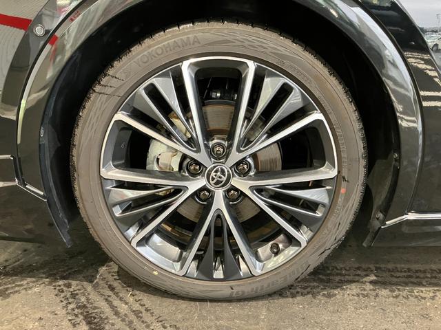 プリウス Ｚ　４ＷＤ　クリアランスソナー　レーンアシスト　オートクルーズコントロール　パークアシスト　衝突被害軽減システム　全周囲カメラ　ナビ　ＴＶ　アルミホイール　オートマチックハイビーム　オートライト（21枚目）