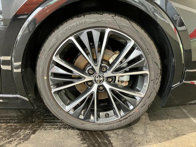 プリウス Ｚ　４ＷＤ　クリアランスソナー　レーンアシスト　オートクルーズコントロール　パークアシスト　衝突被害軽減システム　全周囲カメラ　ナビ　ＴＶ　アルミホイール　オートマチックハイビーム　オートライト（36枚目）