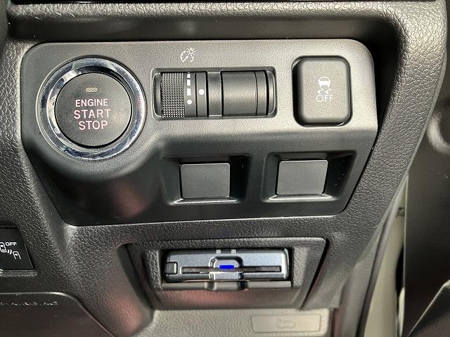 レヴォーグ １．６ＧＴアイサイト　Ｖスポーツ　４ＷＤ　ＥＴＣ　バックカメラ　サイドカメラ　ナビ　ＴＶ　クリアランスソナー　オートクルーズコントロール　レーンアシスト　衝突被害軽減システム　アルミホイール　オートライト　ＬＥＤヘッドランプ（9枚目）