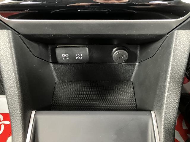 レヴォーグ １．６ＧＴアイサイト　Ｖスポーツ　４ＷＤ　ＥＴＣ　バックカメラ　サイドカメラ　ナビ　ＴＶ　クリアランスソナー　オートクルーズコントロール　レーンアシスト　衝突被害軽減システム　アルミホイール　オートライト　ＬＥＤヘッドランプ（29枚目）