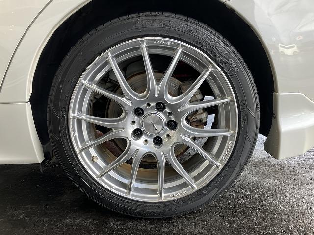 レヴォーグ １．６ＧＴアイサイト　Ｖスポーツ　４ＷＤ　ＥＴＣ　バックカメラ　サイドカメラ　ナビ　ＴＶ　クリアランスソナー　オートクルーズコントロール　レーンアシスト　衝突被害軽減システム　アルミホイール　オートライト　ＬＥＤヘッドランプ（41枚目）