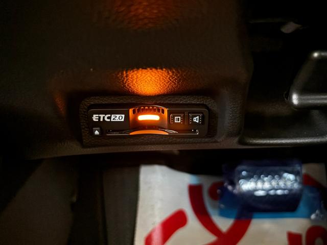 ヴェゼル ｅ：ＨＥＶ　Ｚ　４ＷＤ　バックカメラ　クリアランスソナー　オートクルーズコントロール　レーンアシスト　衝突被害軽減システム　ナビ　ＴＶ　オートライト　ＬＥＤヘッドランプ　電動リアゲート　アルミホイール　スマートキー（10枚目）