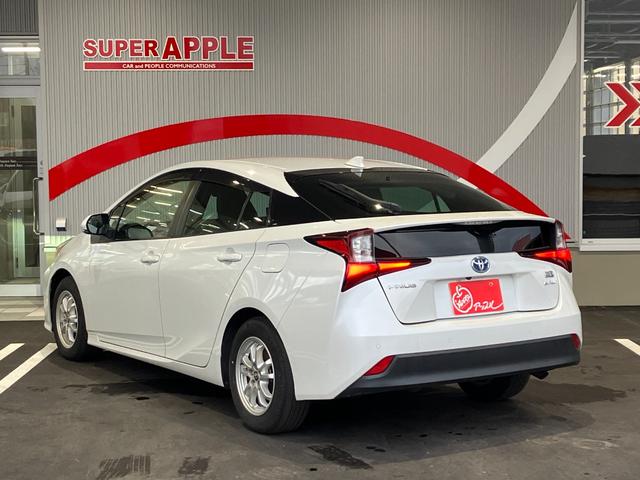 プリウス ＳセーフティプラスＩＩ　４ＷＤ　ドライブレコーダー　ＥＴＣ　クリアランスソナー　レーンアシスト　オートクルーズコントロール　衝突被害軽減システム　バックカメラ　ナビ　ＴＶ　アルミホイール　オートマチックハイビーム（18枚目）