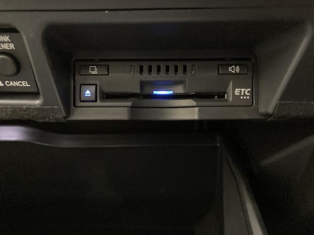 クラウンハイブリッド RSアドバンス Four 4WD ドライブレコーダー ETC クリアランスソナー レーンアシスト オートクルーズコントロール パークアシスト 衝突被害軽減システム 全周囲カメラ ナビ TV アルミホイール(5枚目)