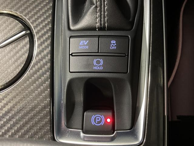 クラウンハイブリッド RSアドバンス Four 4WD ドライブレコーダー ETC クリアランスソナー レーンアシスト オートクルーズコントロール パークアシスト 衝突被害軽減システム 全周囲カメラ ナビ TV アルミホイール(17枚目)