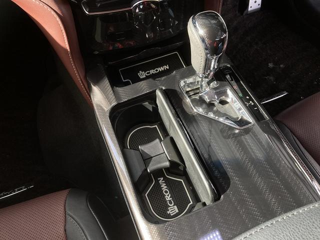 クラウンハイブリッド アスリートS Four ブラックスタイル 4WD ETC オートクルーズコントロール バックカメラ ナビ TV アルミホイール HID サンルーフ CVT シートヒーター シートエアコン スマートキー 盗難防止システム パワーシート USB(10枚目)