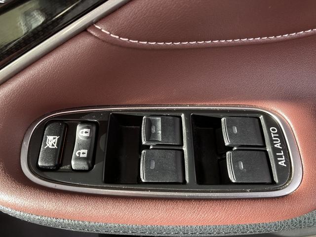 クラウンハイブリッド アスリートS Four ブラックスタイル 4WD ETC オートクルーズコントロール バックカメラ ナビ TV アルミホイール HID サンルーフ CVT シートヒーター シートエアコン スマートキー 盗難防止システム パワーシート USB(13枚目)