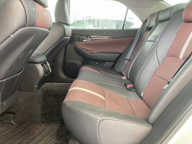 クラウンハイブリッド アスリートS Four ブラックスタイル 4WD ETC オートクルーズコントロール バックカメラ ナビ TV アルミホイール HID サンルーフ CVT シートヒーター シートエアコン スマートキー 盗難防止システム パワーシート USB(31枚目)