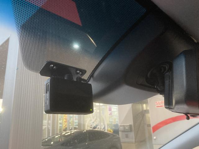 ヴェルファイアハイブリッド Ｚ　４ＷＤ　ハイブリッド　ドライブレコーダー　バックカメラ　ナビ　ＴＶ　両側電動スライドドア　クリアランスソナー　オートクルーズコントロール　レーンアシスト　衝突被害軽減システム　オートマチックハイビーム（14枚目）