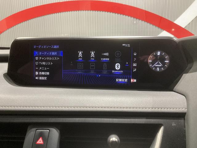 UX UX250h Fスポーツ 4WD バックカメラ クリアランスソナー オートクルーズコントロール 衝突被害軽減システム ナビ TV LEDヘッドランプ 電動リアゲート アルミホイール スマートキー シートヒーター シートエアコン(4枚目)