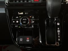 気温に合わせて直感的に操作することで、車内をいつでも快適に保てます。 6