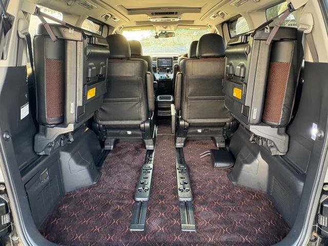 アルファード ２４０Ｓ　タイプゴールドＩＩ　１０インチナビ・フルセグＴＶ　後席フリップダウンモニター　バックカメラ　Ｂｌｕｅｔｏｏｔｈ　ＥＴＣ　ドライブレコーダー　サンルーフ（8枚目）