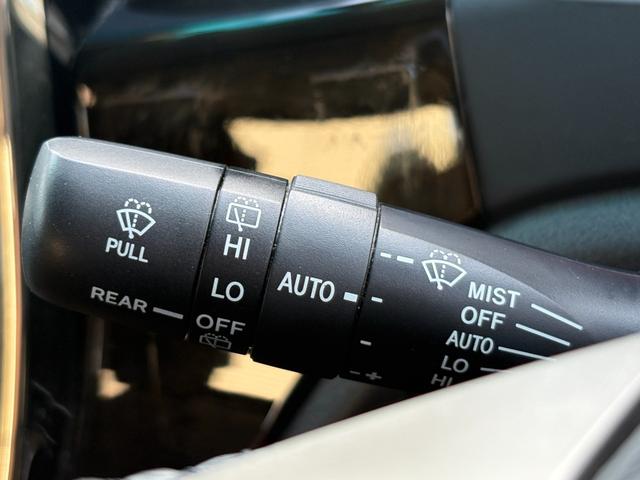 アルファード ２４０Ｓ　タイプゴールドＩＩ　１０インチナビ・フルセグＴＶ　後席フリップダウンモニター　バックカメラ　Ｂｌｕｅｔｏｏｔｈ　ＥＴＣ　ドライブレコーダー　サンルーフ（21枚目）