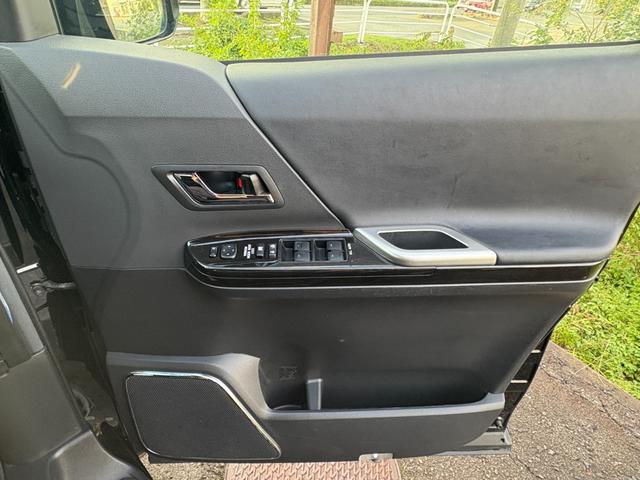 アルファード ２４０Ｓ　タイプゴールドＩＩ　１０インチナビ・フルセグＴＶ　後席フリップダウンモニター　バックカメラ　Ｂｌｕｅｔｏｏｔｈ　ＥＴＣ　ドライブレコーダー　サンルーフ（27枚目）