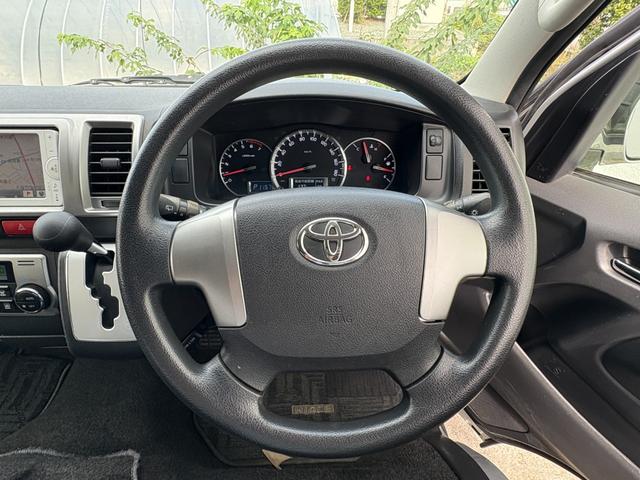 ハイエースワゴン ＧＬ　４ＷＤ　１０人乗り　ＴＶ、ナビ　Ｂｌｕｅｔｏｏｔｈ　キーレス　オートライト　バックカメラ（19枚目）