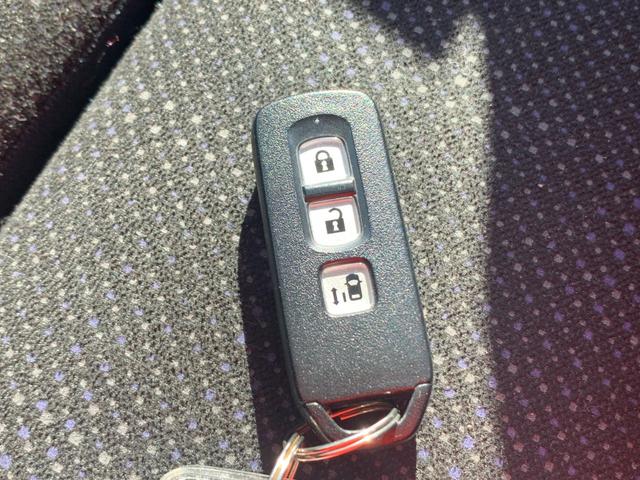 Ｎ－ＢＯＸ Ｇ・Ｌパッケージ　４ＷＤ　ディスプレイオーディオ　バックカメラ　パドルシフト　ＥＴＣ　シートヒーター　左側パワースライドドア　スマートキー　プッシュスタート（25枚目）